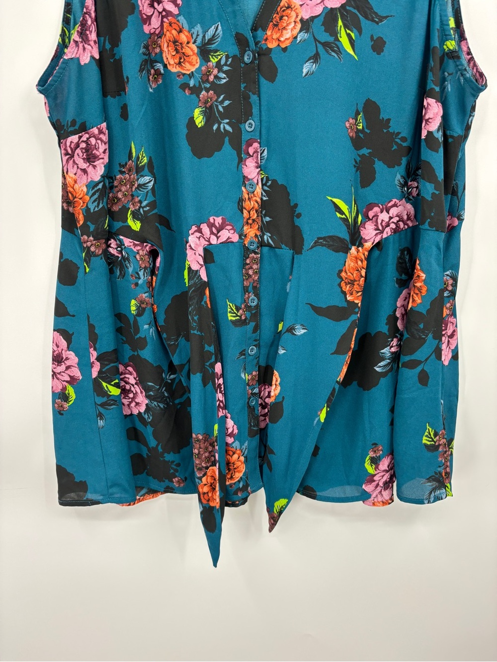 Torrid Teal Floral Tie-Front Sleeveless Top - Picture 5 of 13